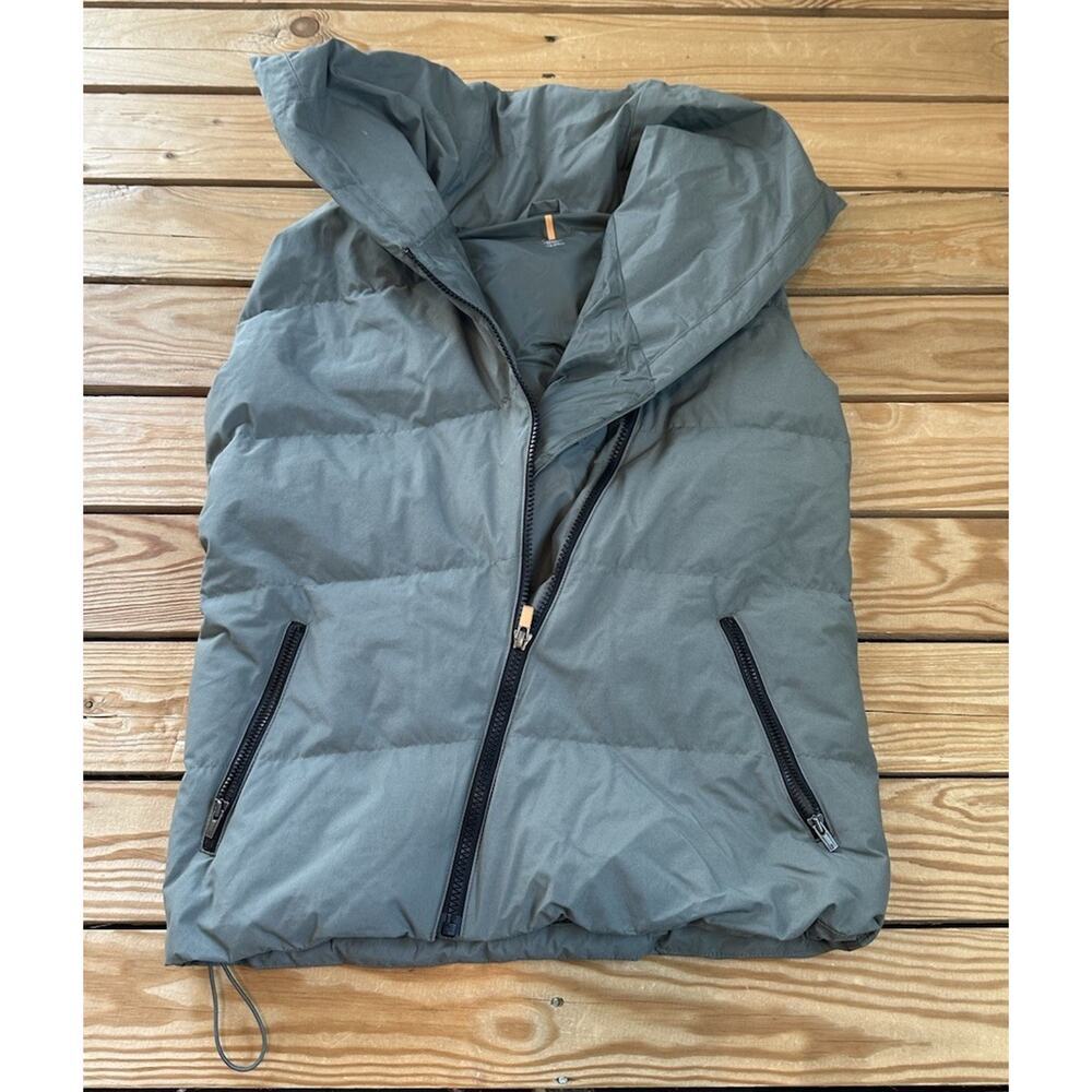 Lucy Asymmetrical Zip Front Down Filled Puffer Vest Size XS Women’s Green